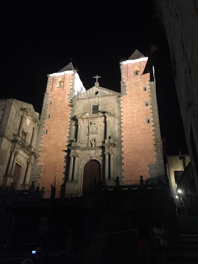 Adama Apartamento Turistico Caces 外观 照片